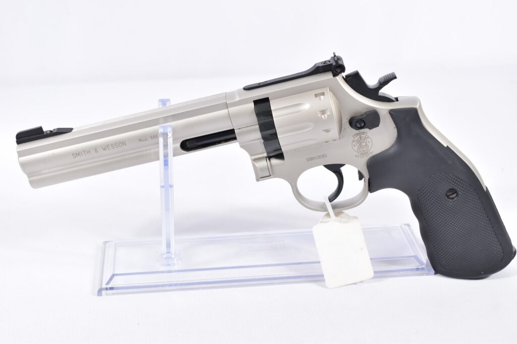 Smith & Wesson 686/6 Nickel​ 4